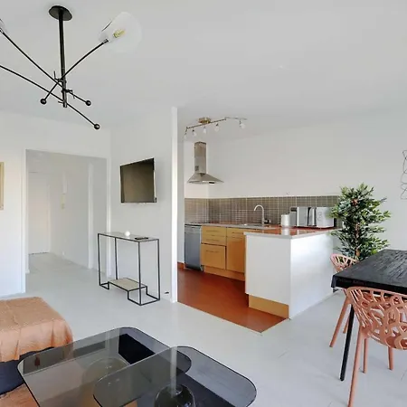 Charming T2 Refurbished Flanders Crimee باريس